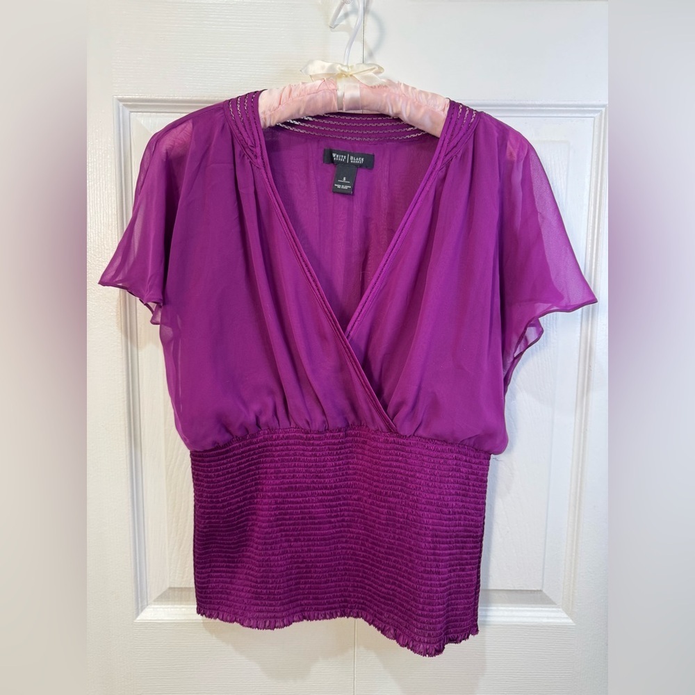 White House Black Market Smocked V-Neck Blouse Top – Size Small – EUC